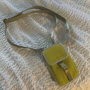 ❌SOLD❌ Lululemon Nylon Cell Phone Bag